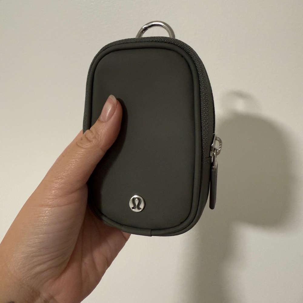 Lululemon Nano Pouch